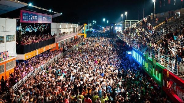 Carnaval fora de época de Vitória acontece nos dias 16 e 17 de agosto, no Sambão do Povo, com ingressos a partir de R$ 50