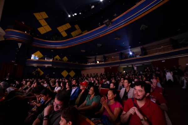 Noite abertura do 30º Festival de Cinema de Vitória. Cerimônia, no Sesc Glória, foi comandada por Alexandre Barilari e Bryce Caniçali
