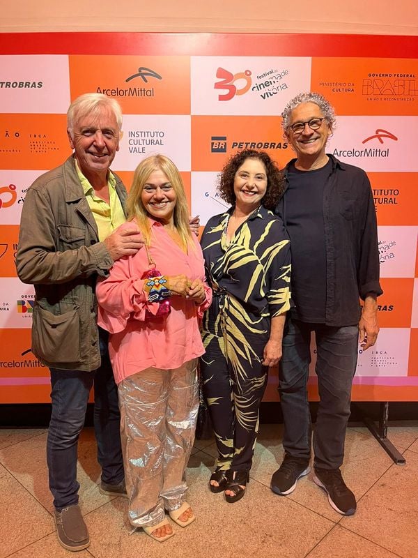 Os casais Margô Dalla e Jacob van der Sluis,  Anginha Buaiz e Laercio Ferracioli 