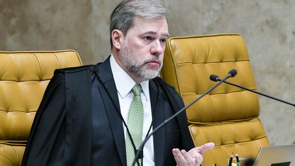 Ministro do STF passou por uma cirurgia robótica para correção de duas hérnias: uma inguinal direta e outra umbilical