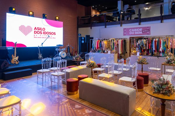 Desfile beneficente do Asilo dos Idosos