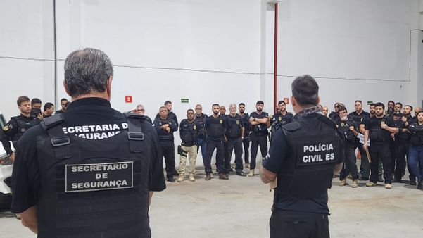 Ação visava prender traficantes e assassinos da facção, com atuação nos bairros Rio Marinho, Jardim Marilândia e Cobilândia, em Vila Velha
