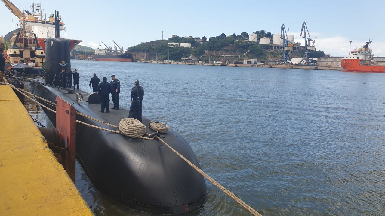 Embarcação saiu da base no Rio de Janeiro (RJ) com a Esquadra Brasileira no último dia 15 e parou na Capital capixaba para receber apoio logístico