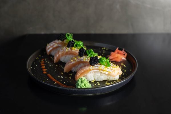 Comida japonesa do Kymer Sushi no Sky Foodpark, na Praia de Itaparica, Vila Velha por Kymer/Divulgação