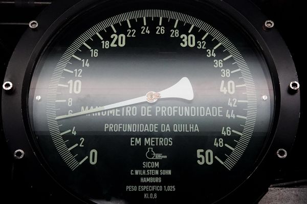 Comandante Carlos mostra o interior do submarino Tikuna - S34, da Marinha do Brasil por Fernando Madeira