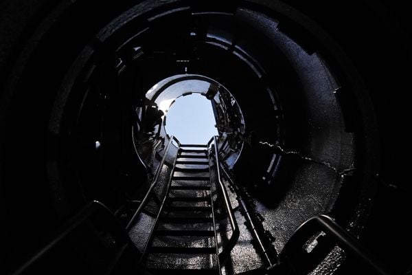 Comandante Carlos mostra o interior do submarino Tikuna - S34, da Marinha do Brasil por Fernando Madeira