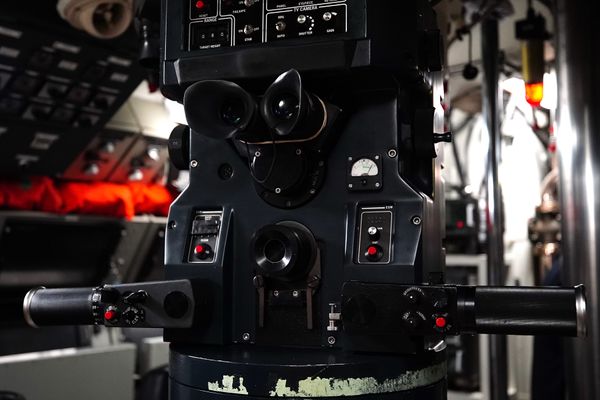 Comandante Carlos mostra o interior do submarino Tikuna - S34, da Marinha do Brasil por Fernando Madeira