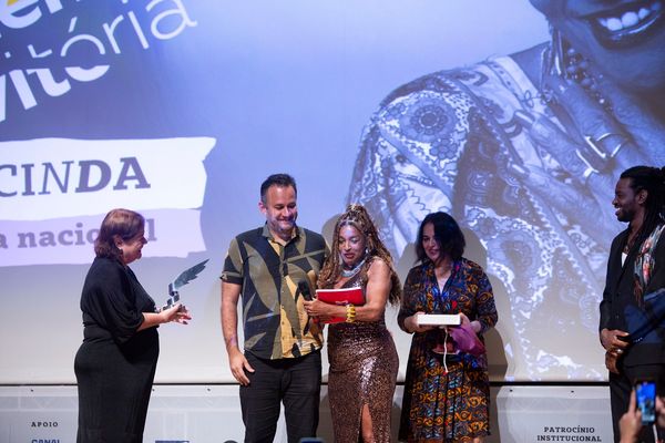 Virginia Casagrande, Elisa Lucinda e Fabricio Noronha