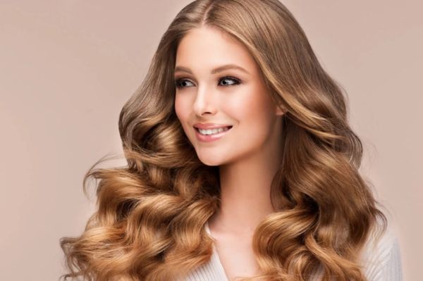 Alimentação equilibrada ajuda a manter os cabelos saudáveis