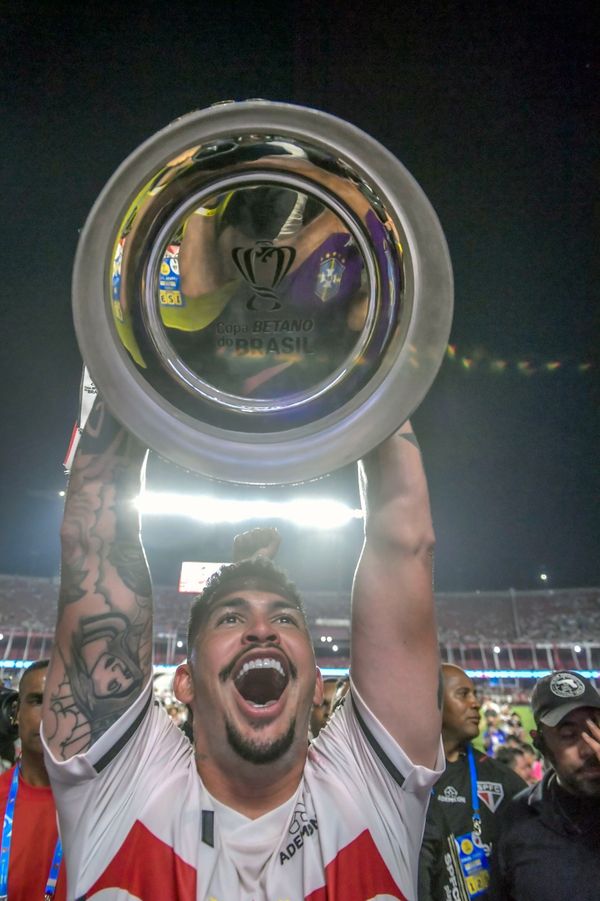 Elenco do São Paulo comemora título da Copa do Brasil no Morumbi por Paulo Souza/Divulgação