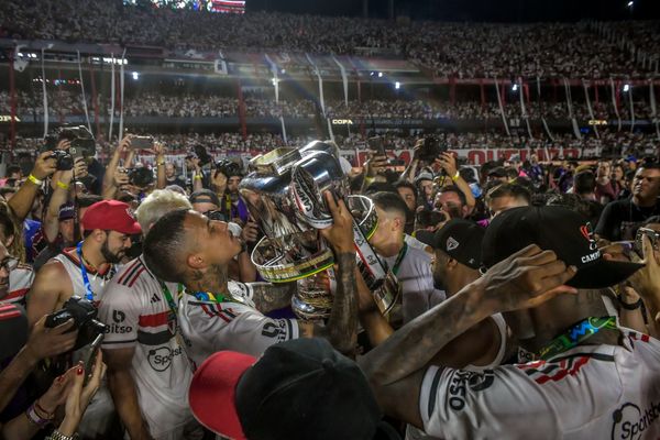 Elenco do São Paulo comemora título da Copa do Brasil no Morumbi por Paulo Souza/Divulgação