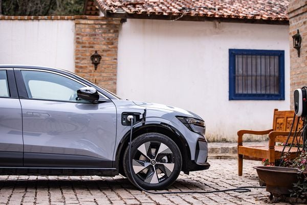 Renault Megane E-Tech chega ao Brasil com boa potência e preço atrativo