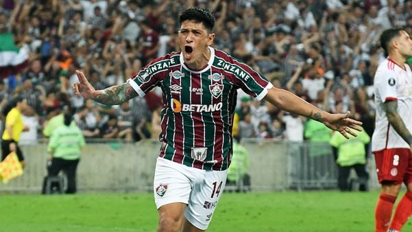 Cano marcou os dois gols do Fluminense na partida