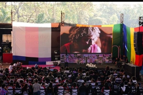 Exibição de produção audiovisual em evento do Crias Lab