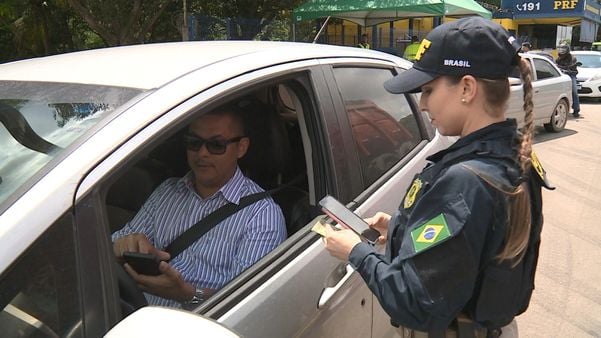 Pai e filha se destacam ao trabalharem juntos em posto da PRF em Linhares por Heber Thomaz