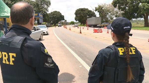 Pai e filha se destacam ao trabalharem juntos em posto da PRF em Linhares por Heber Thomaz