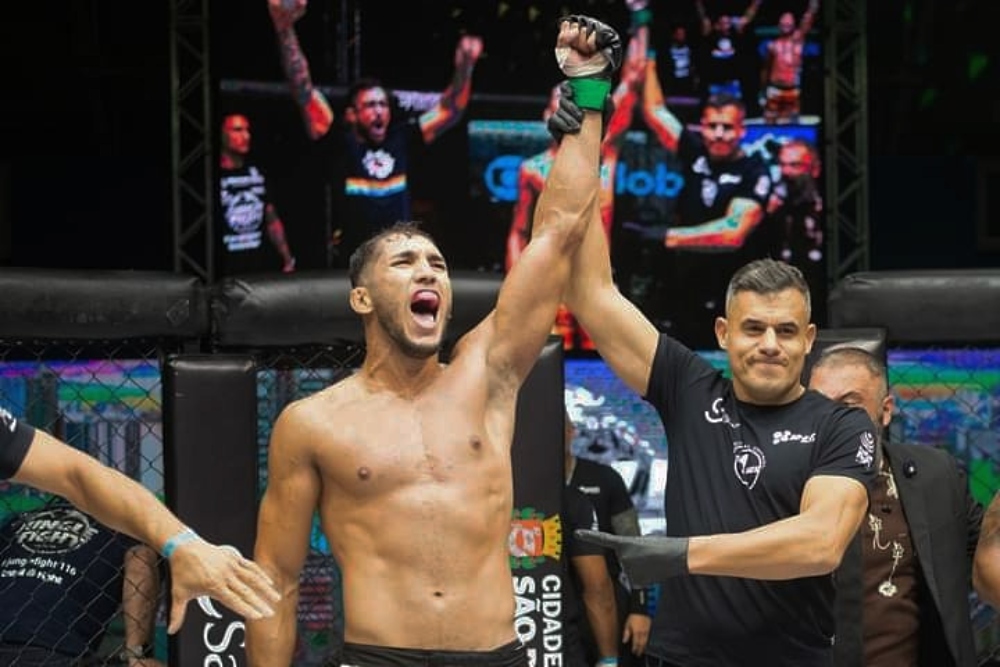 Em solo capixaba, Vitor Costa vai enfrentar o mineiro Rafael Silva na noite que marca os 20 anos do maior evento de MMA da América Latina
