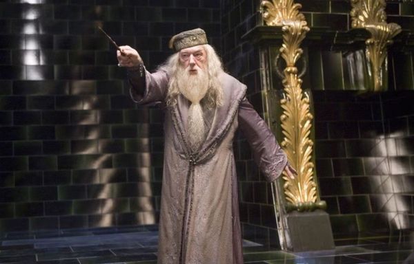 Michael Gambon como Alvo Dumbledore na saga Harry Potter: ator morreu nesta quinta (28)
