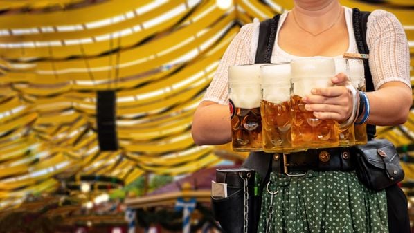 O maior evento cervejeiro do planeta deu origem a um estilo próprio da bebida, com características únicas e variações ao longo do tempo
