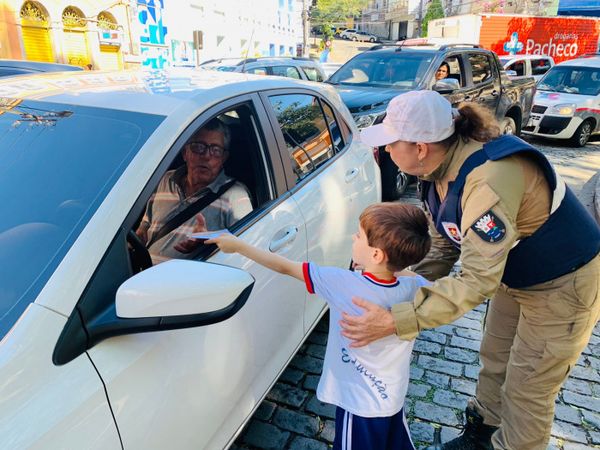 Crianças do Cmei TI Menino Jesus participam de campanha de incentivo à educação no trânsito por Prefeitura de Vitória/Divulgação
