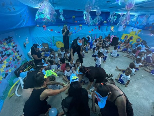 Crianças se aventuram em ambiente tematico do Cmei TI Carlita Correa Pereira por Prefeitura de Vitória/Divulgação