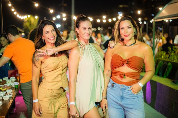 Mariana Morena, Thais Novaes e Chris Moraes