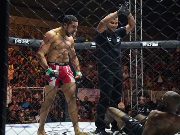 David 'O Grifo' nocauteou o componente em 40 segundos