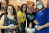Família reunida no hospital onde nasceram sêxtuplos em Colatina(Divulgação)