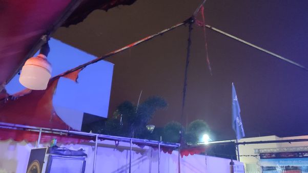 Incêndio em barraca de festa de Guaçuí assusta público  por Corpo de Bombeiros