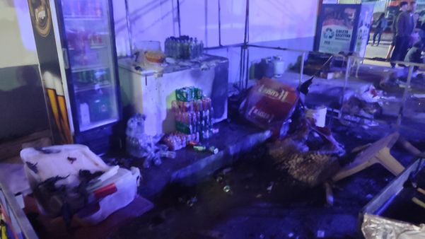 Incêndio em barraca de festa de Guaçuí assusta público  por Corpo de Bombeiros