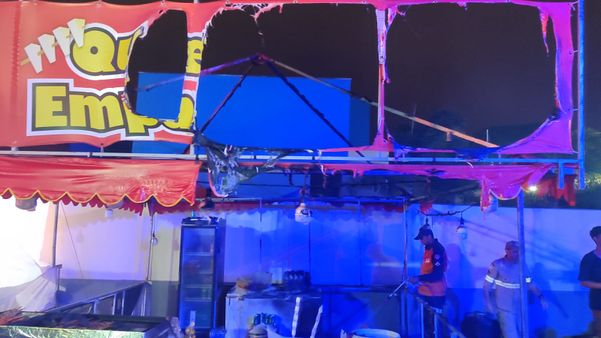 Incêndio em barraca de festa de Guaçuí assusta público  por Corpo de Bombeiros