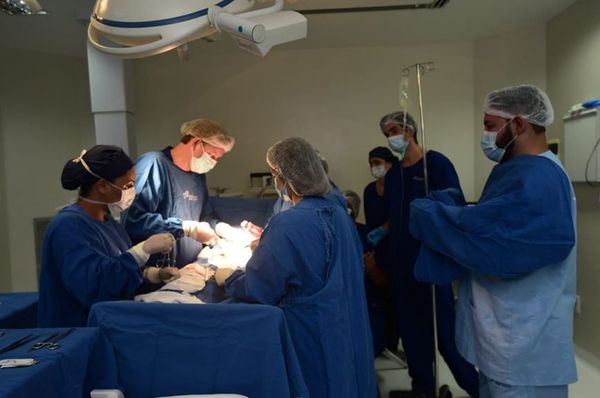 Equipe composta por 32 profissionais contou com médicos, enfermeiros, fisioterapeutas, técnicos de enfermagem, anestesistas e pediatras
