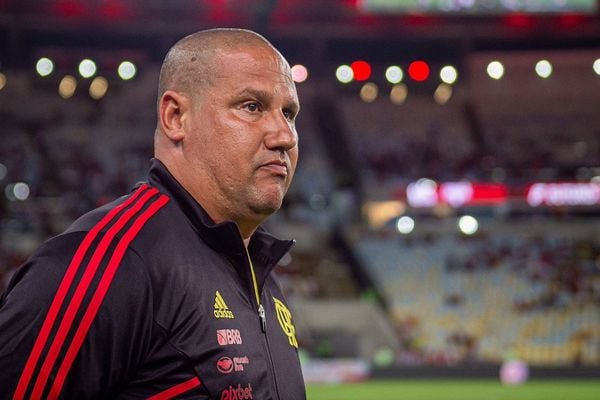 Mário Jorge está no comando do Flamengo após a eliminação de Sampaoli