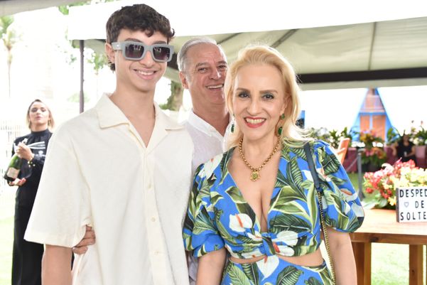 Manon Vasconcelos e o filho Manoel  Rodrigues