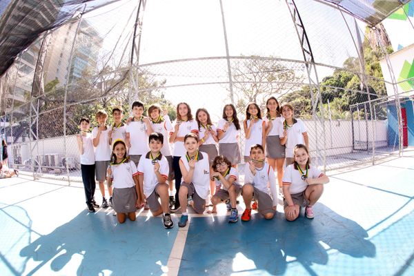 O Centro Educacional Primeiro Mundo também tem sido reconhecido como um celeiro de medalhistas em diversas áreas de conhecimento e, apenas em 2023, já conquistou 223 medalhas