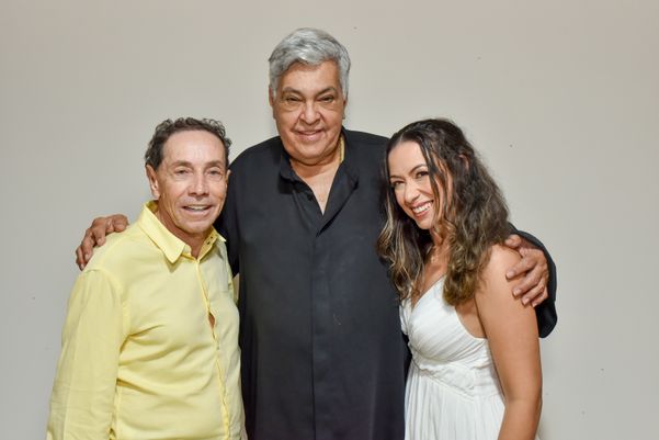 Valdecir e Geisi Torezani e o cantor Sidney Magal