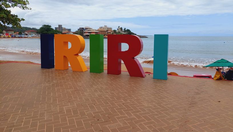 Letreiro na Praia Costa Azul, em Iriri, Anchieta