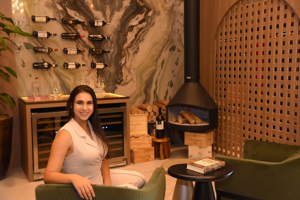 A arquiteta Larissa Villaschi trouxe aconchego ao espaço, com toques de minimalismo e modernidade