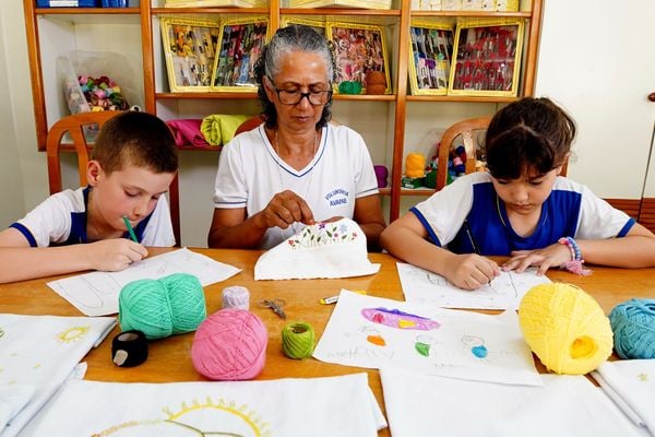 Cooperativa Regional de Educação e Cultura de Venda Nova do Imigrante (Coopeducar) promove estudos sobre o voluntariado. por Fernando Madeira