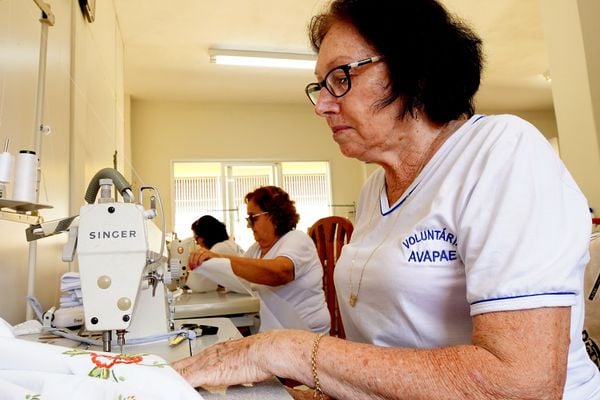 Cooperativa Regional de Educação e Cultura de Venda Nova do Imigrante (Coopeducar) promove estudos sobre o voluntariado. por Fernando Madeira