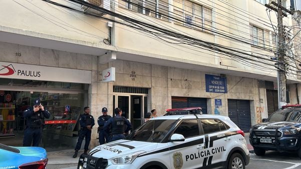 Mulher é morta a facadas no Centro de Vitória por Daniel Marçal