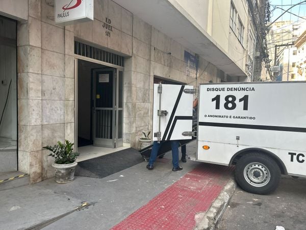 Mulher é morta a facadas no Centro de Vitória por Daniel Marçal