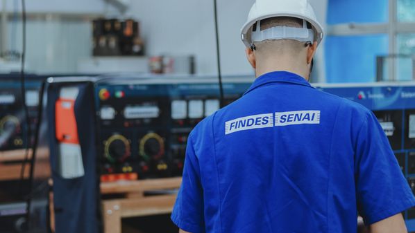 Interessados podem fazer as matrículas de forma presencial em uma das unidades da instituição ou de forma on-line; atendimento ocorre até o preenchimento das vagas