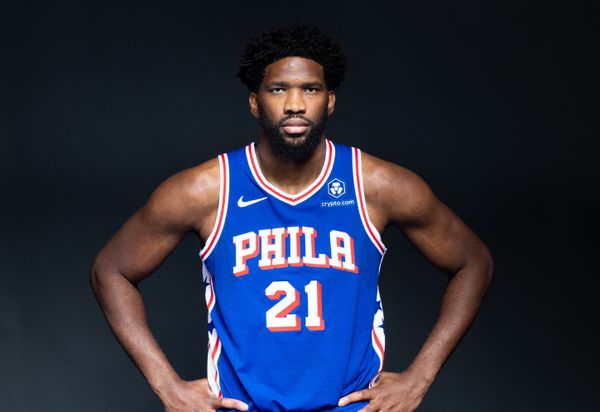 Pivô do Philadelphia 76ers e atual MVP (jogador mais valioso) da temporada, decidiu defender as cores dos Estados Unidos por conta do filho, que é americano