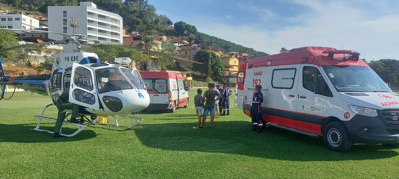 Colisão ocorreu na tarde de quarta-feira (4); condutor da moto, um homem de 42 anos, foi levado de helicóptero ao Hospital Estadual de Urgência e Emergência (HEUE), em Vitória
