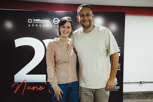 Fabricio Noronha e Carla Freire no show Nano Vianna 