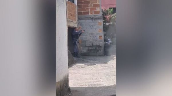 Homem é baleado durante troca de tiros entre policiais e criminosos em Vila Velha