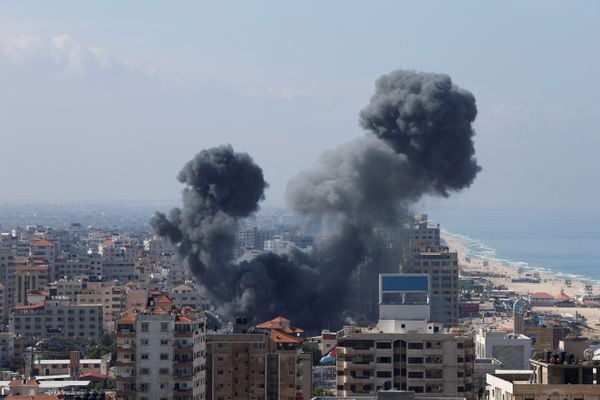 Em ofensiva surpresa, Israel foi bobardeada com uma saraivada de foguetes, disparados da Faixa de Gaza