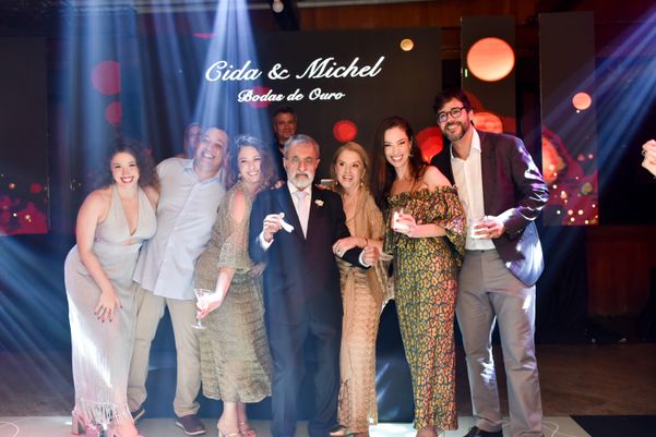 Cida e Michel Assbu e família