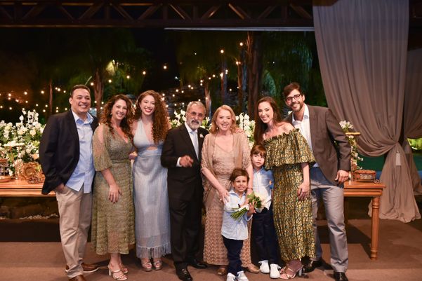 Gildo Júnior, Marianne, Mariah, michel, Aparecida, Rafael, João, Maria Elisa e Thiago  Croce